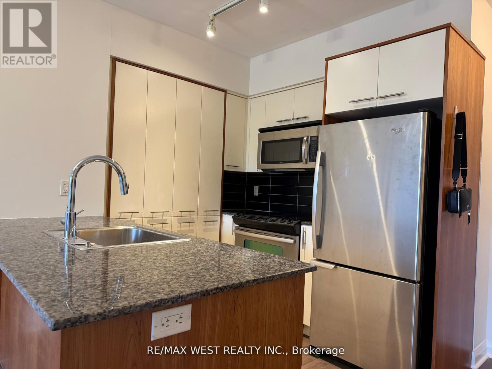 311 - 1 Valhalla Inn Road, Toronto, Ontario  M9B 1S9 - Photo 10 - W12984270