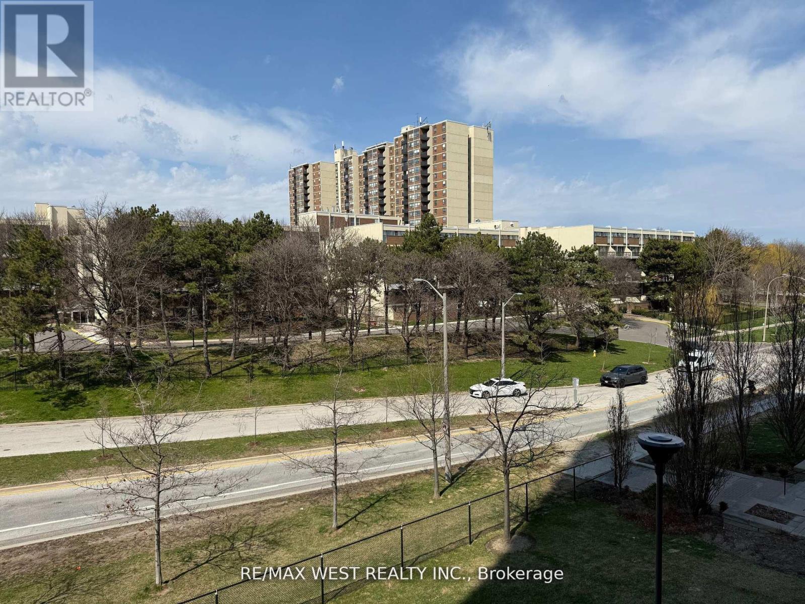 311 - 1 Valhalla Inn Road, Toronto, Ontario  M9B 1S9 - Photo 12 - W12984270