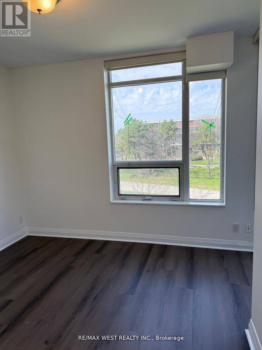 311 - 1 Valhalla Inn Road, Toronto, Ontario  M9B 1S9 - Photo 5 - W12984270