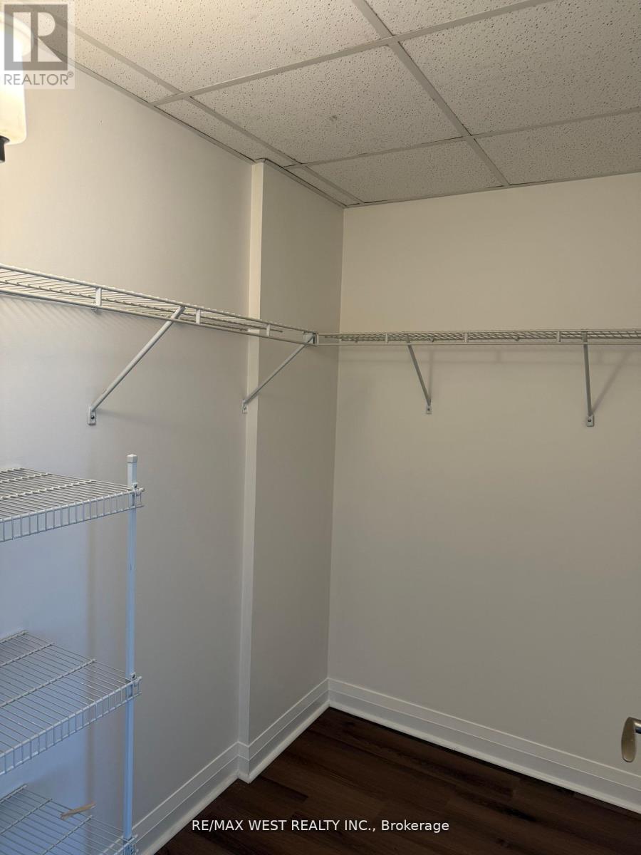 311 - 1 Valhalla Inn Road, Toronto, Ontario  M9B 1S9 - Photo 6 - W12984270