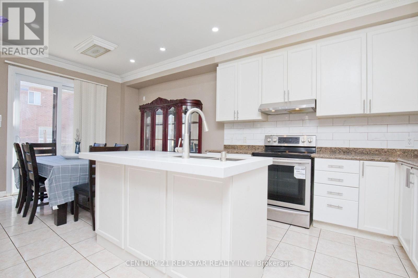 3 Okanagan Drive, Brampton, Ontario  L6R 2X1 - Photo 17 - W12984274