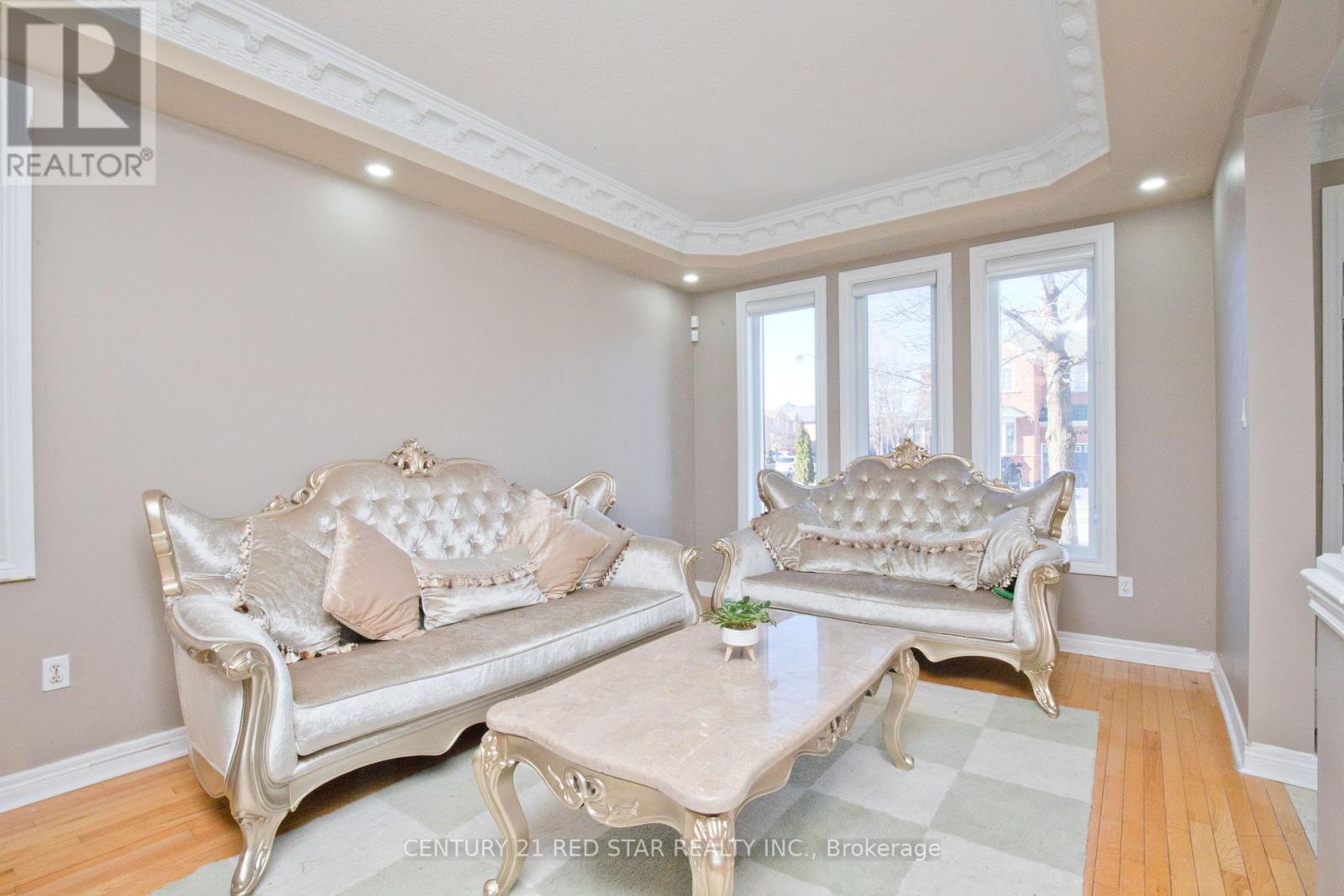 3 Okanagan Drive, Brampton, Ontario  L6R 2X1 - Photo 6 - W12984274