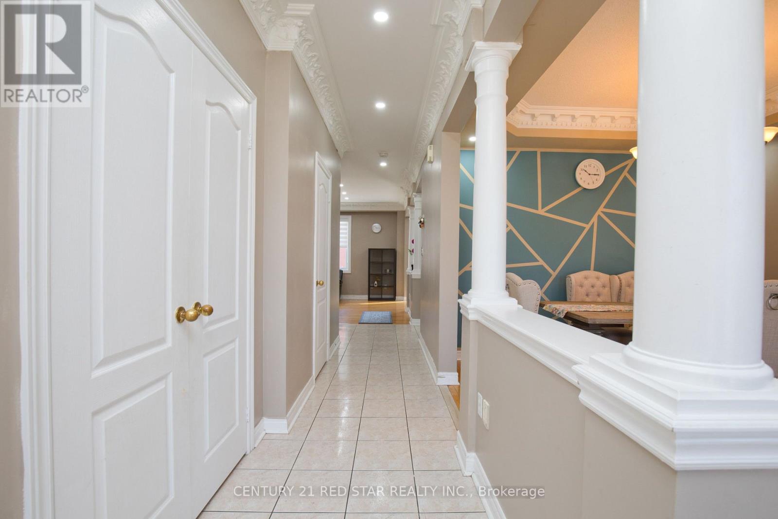 3 Okanagan Drive, Brampton, Ontario  L6R 2X1 - Photo 8 - W12984274