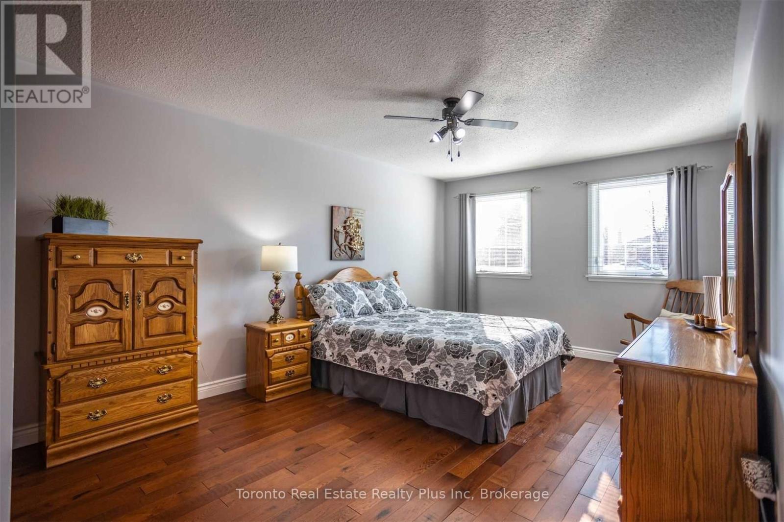 48 Newbury Crescent, Brampton (Westgate), Ontario  L6S 5L6 - Photo 15 - W12984294