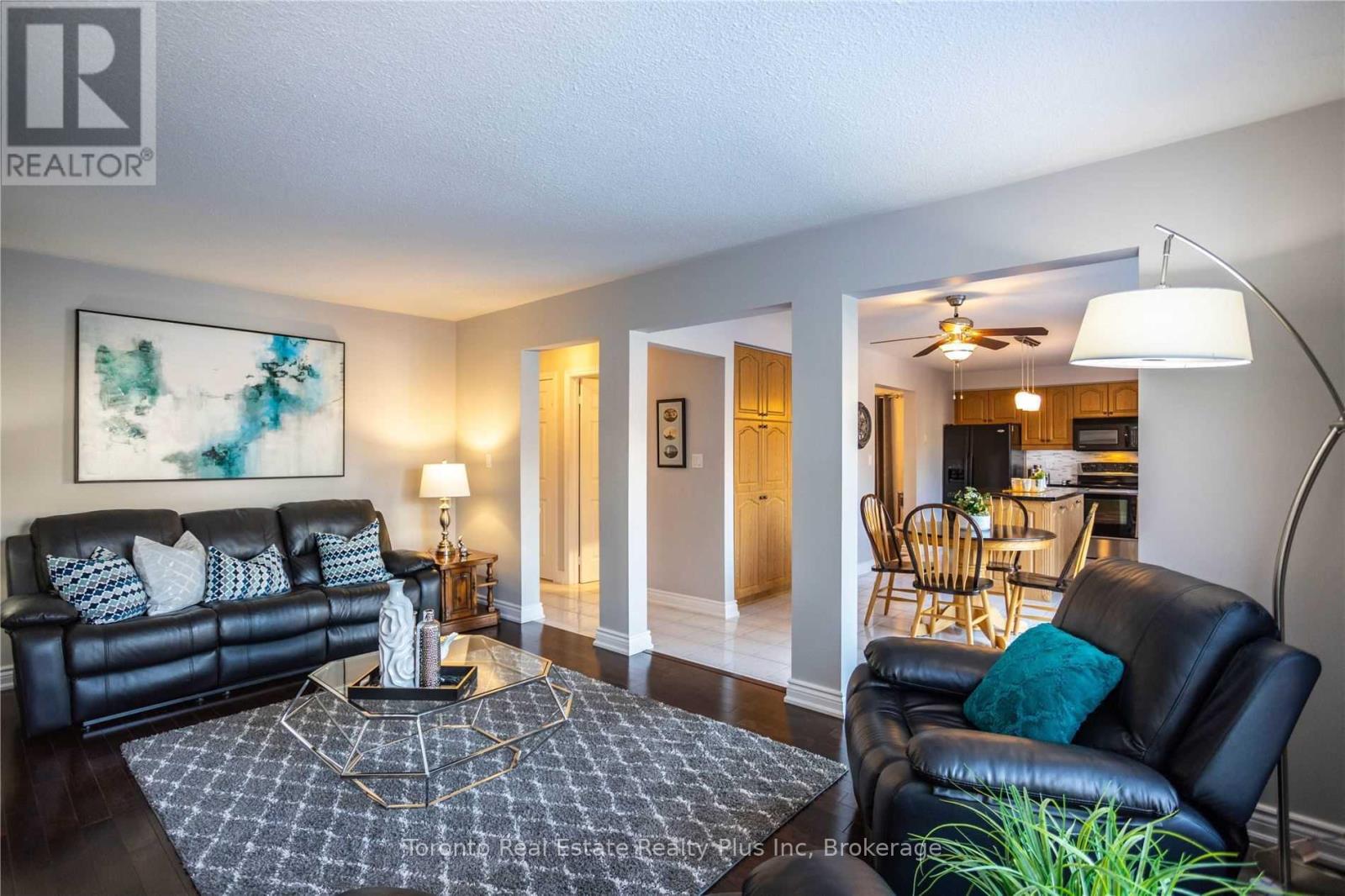 48 Newbury Crescent, Brampton (Westgate), Ontario  L6S 5L6 - Photo 7 - W12984294