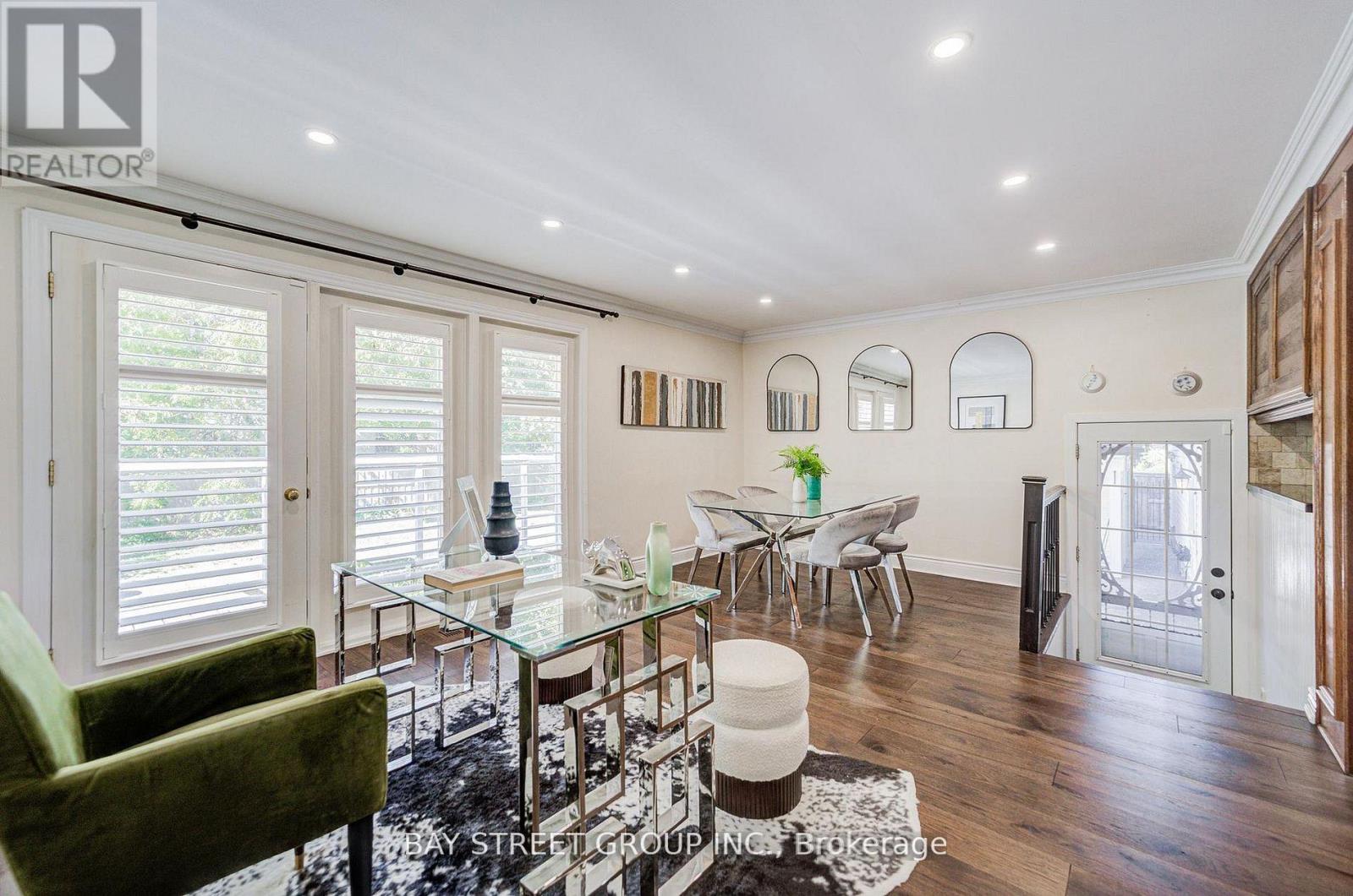 363 Lakeshore Road W, Oakville, Ontario  L6K 1G4 - Photo 14 - W12984298