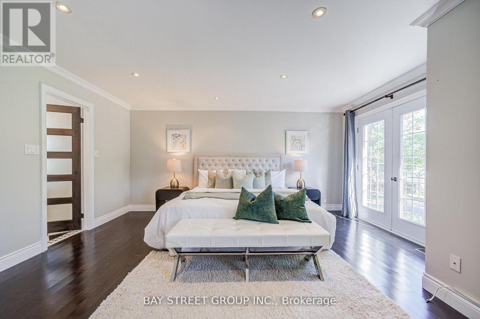 363 Lakeshore Road W, Oakville, Ontario  L6K 1G4 - Photo 15 - W12984298