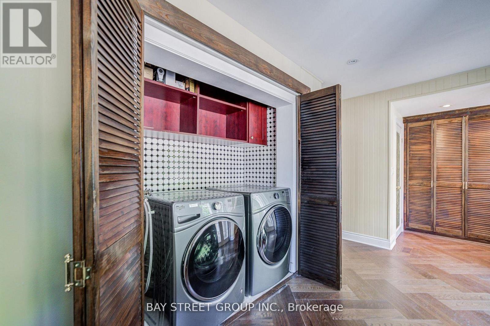 363 Lakeshore Road W, Oakville, Ontario  L6K 1G4 - Photo 32 - W12984298