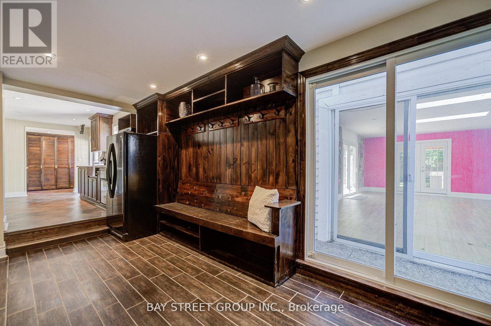 363 Lakeshore Road W, Oakville, Ontario  L6K 1G4 - Photo 34 - W12984298