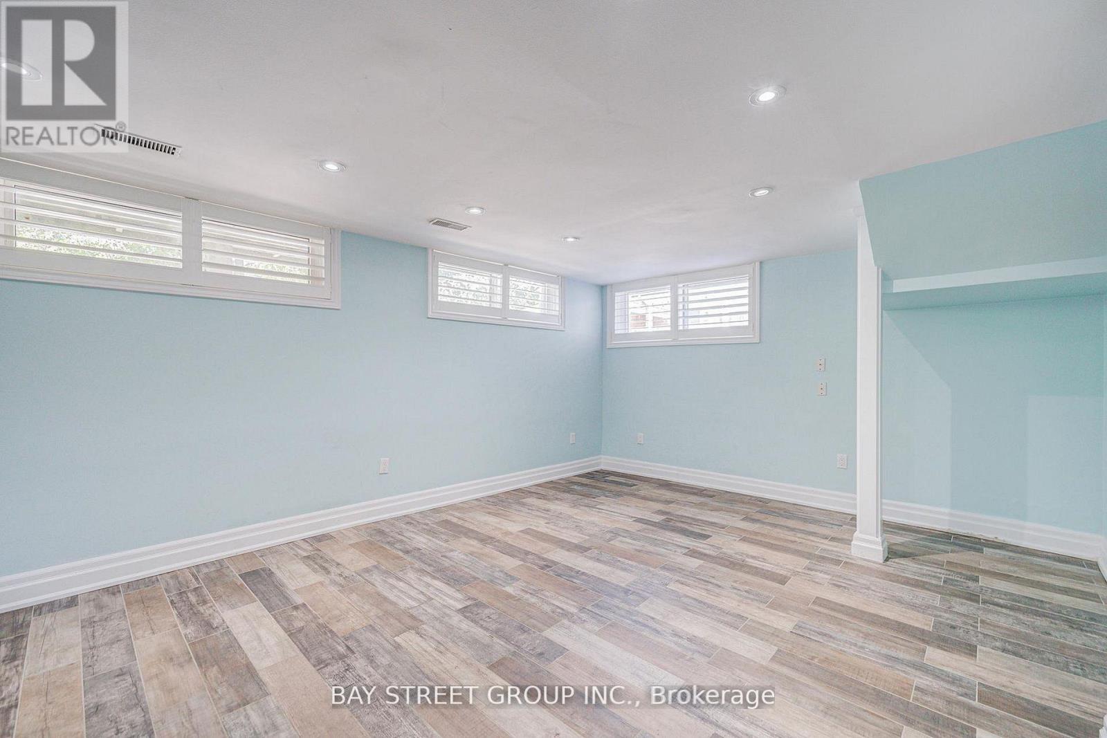 363 Lakeshore Road W, Oakville, Ontario  L6K 1G4 - Photo 38 - W12984298