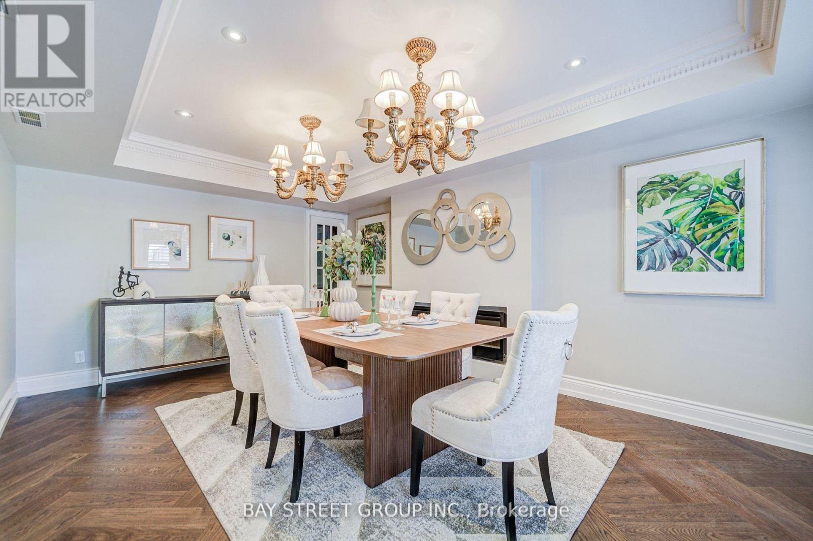 363 Lakeshore Road W, Oakville, Ontario  L6K 1G4 - Photo 4 - W12984298