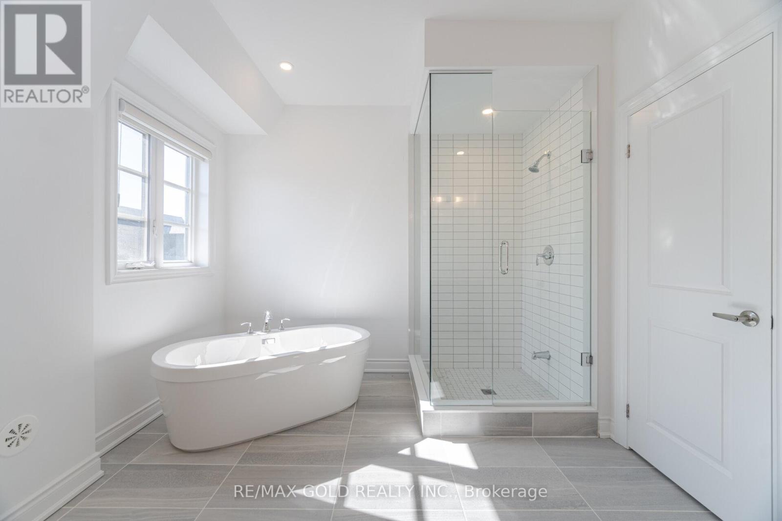 172 - 56 Lunar Crescent, Mississauga, Ontario  L5M 2R4 - Photo 25 - W12984310