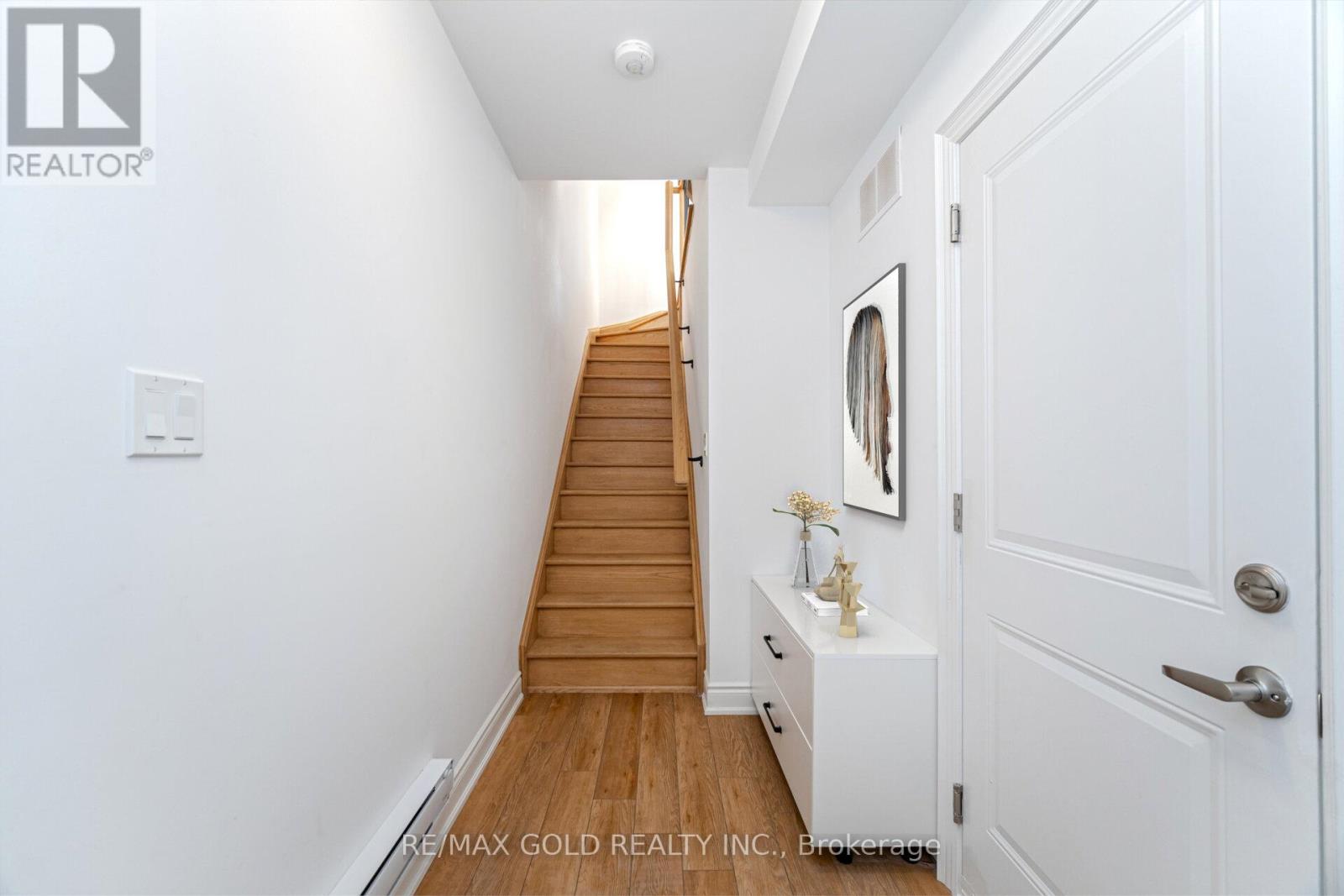 172 - 56 Lunar Crescent, Mississauga, Ontario  L5M 2R4 - Photo 5 - W12984310