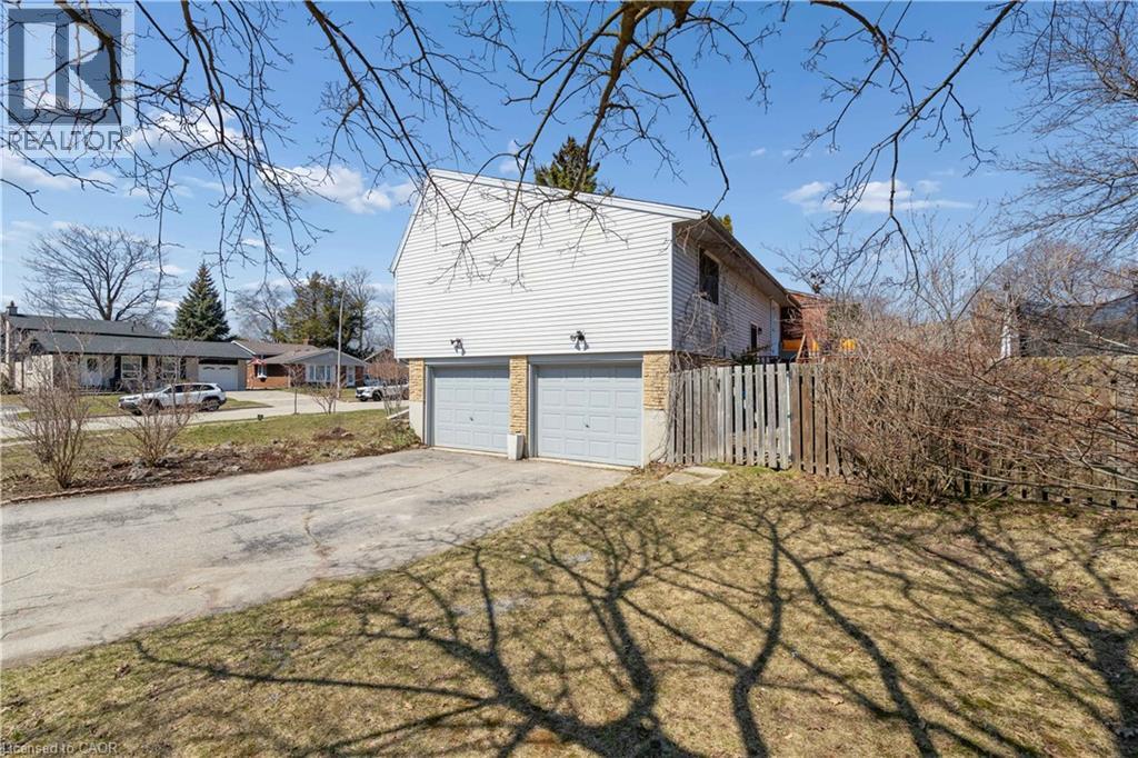 24 Briar Knoll Place, Kitchener, Ontario  N2E 2B9 - Photo 44 - 40819669
