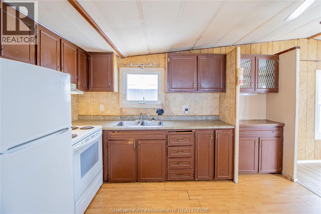 56 Regency Drive, Chatham, Ontario  N7L 4G1 - Photo 12 - 26001632