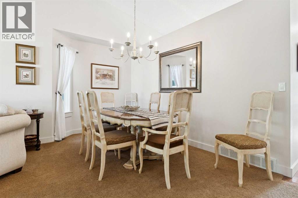 41 Shannon Circle SW, Calgary, Alberta  T2Y 2K4 - Photo 6 - A2268909