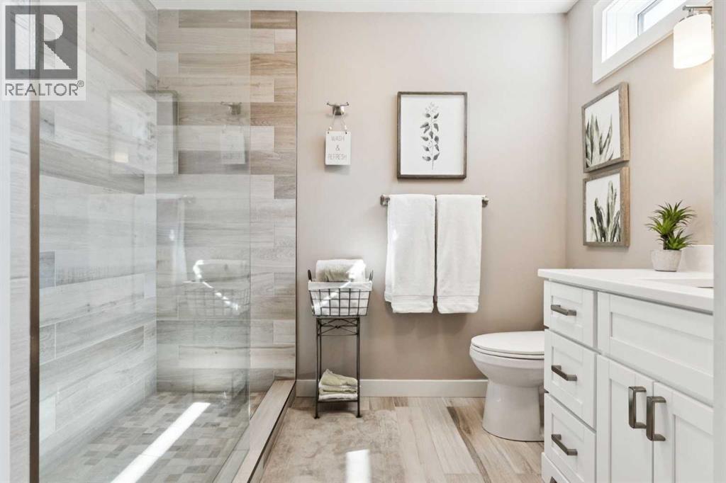 41 Shannon Circle SW, Calgary, Alberta  T2Y 2K4 - Photo 18 - A2268909