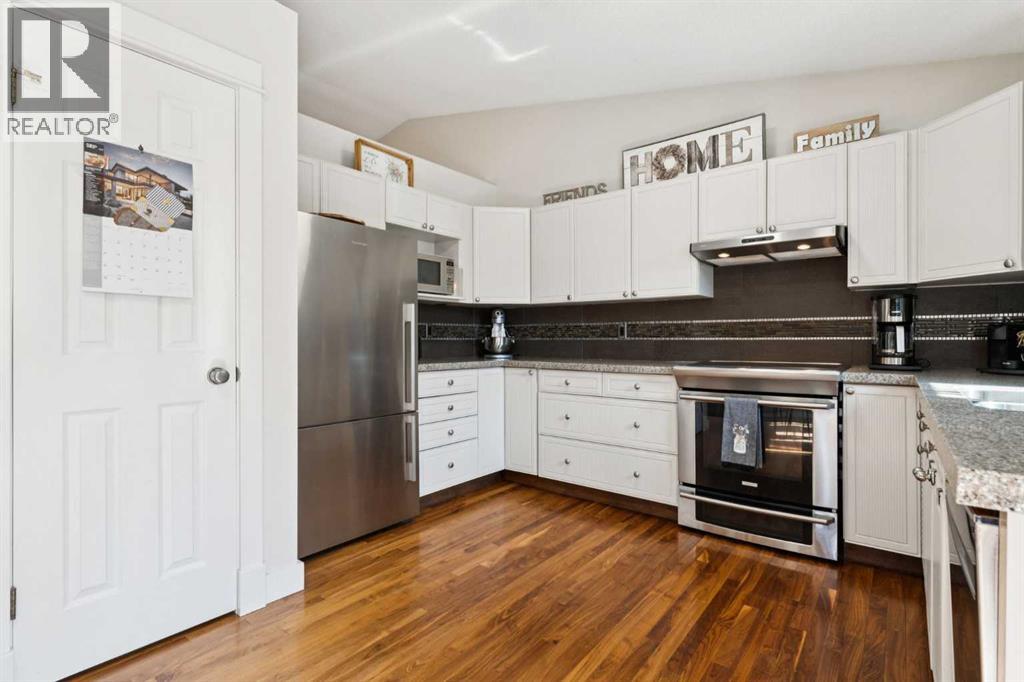 41 Shannon Circle SW, Calgary, Alberta  T2Y 2K4 - Photo 9 - A2268909