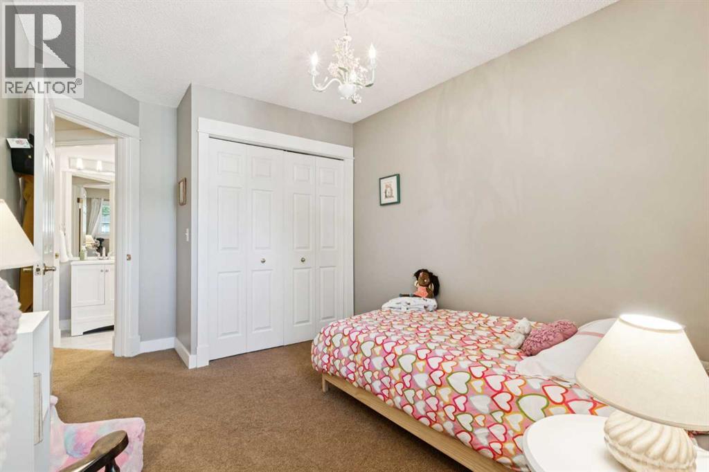 41 Shannon Circle SW, Calgary, Alberta  T2Y 2K4 - Photo 22 - A2268909