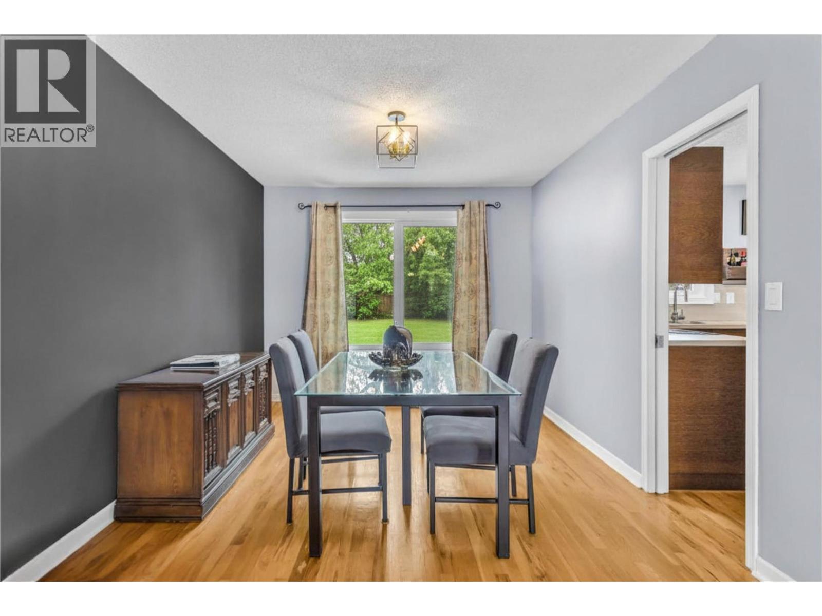 863 Hammer Avenue Kelowna Photo 12 863 Hammer Avenue Kelowna Photo 12