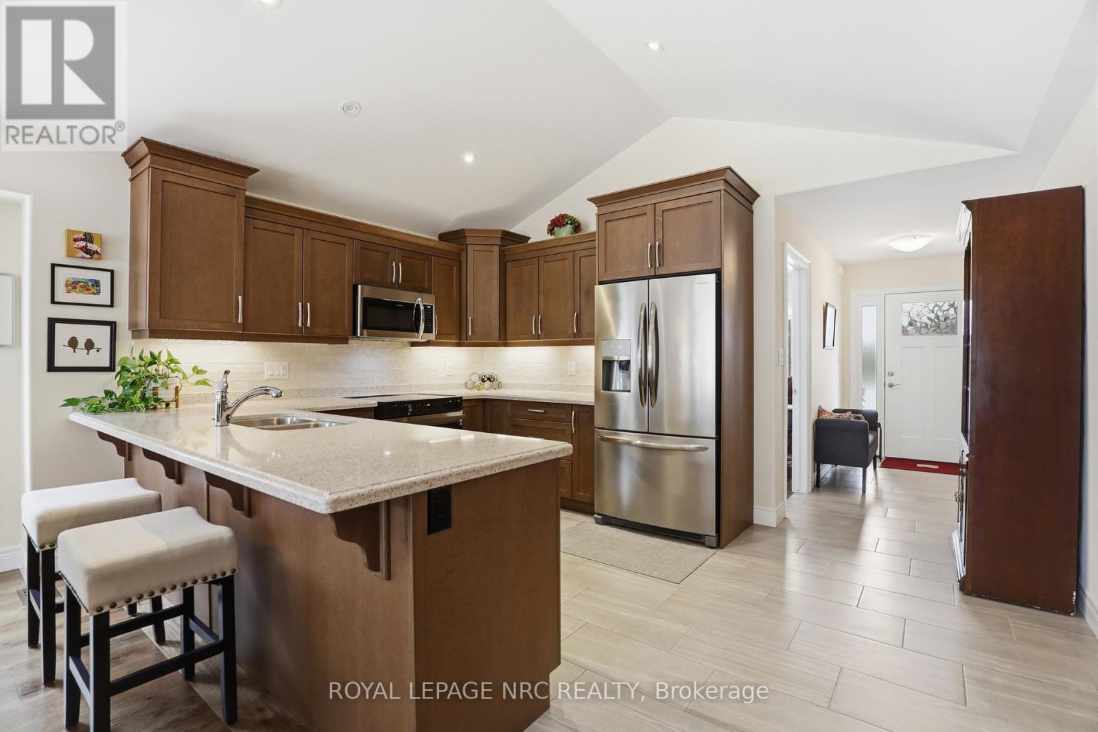 23 Richard Crescent, West Lincoln, Ontario  L0R 2A0 - Photo 7 - X12984098