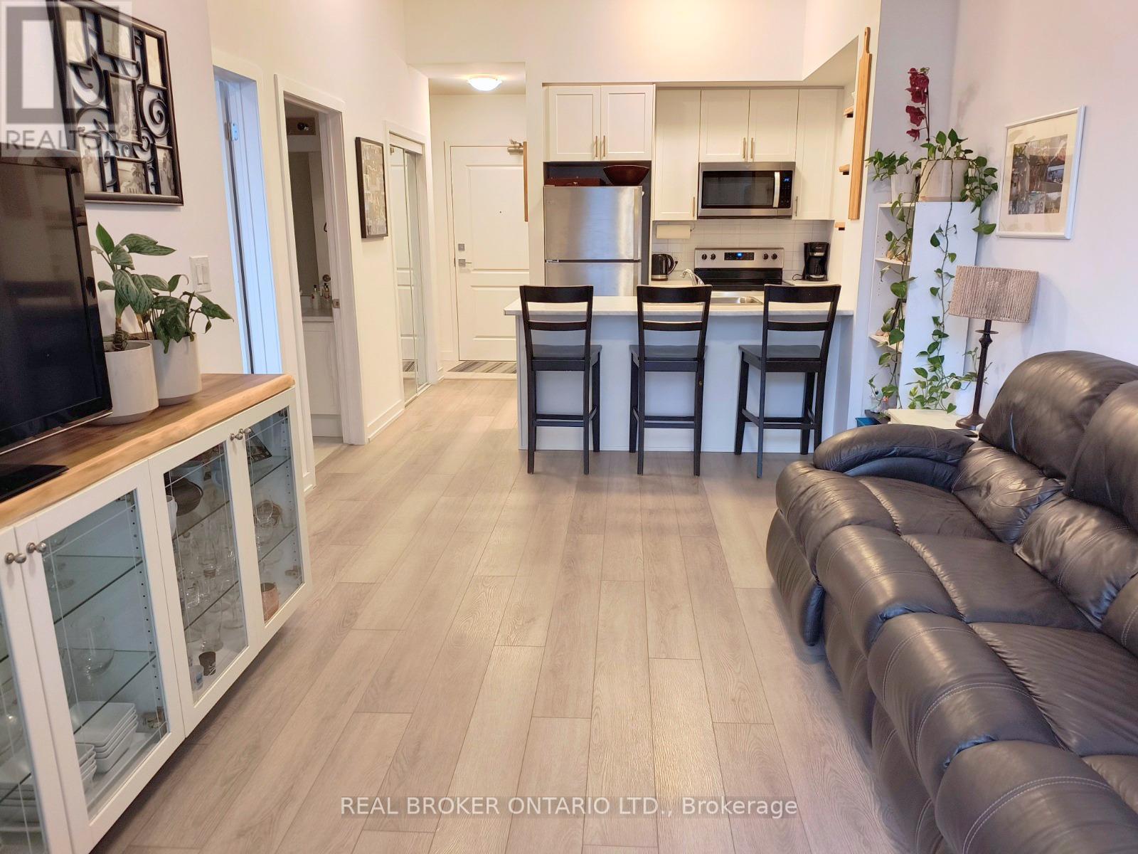 117 - 460 Dundas Street E, Hamilton (Waterdown), Ontario  L8B 2A5 - Photo 3 - X12984316