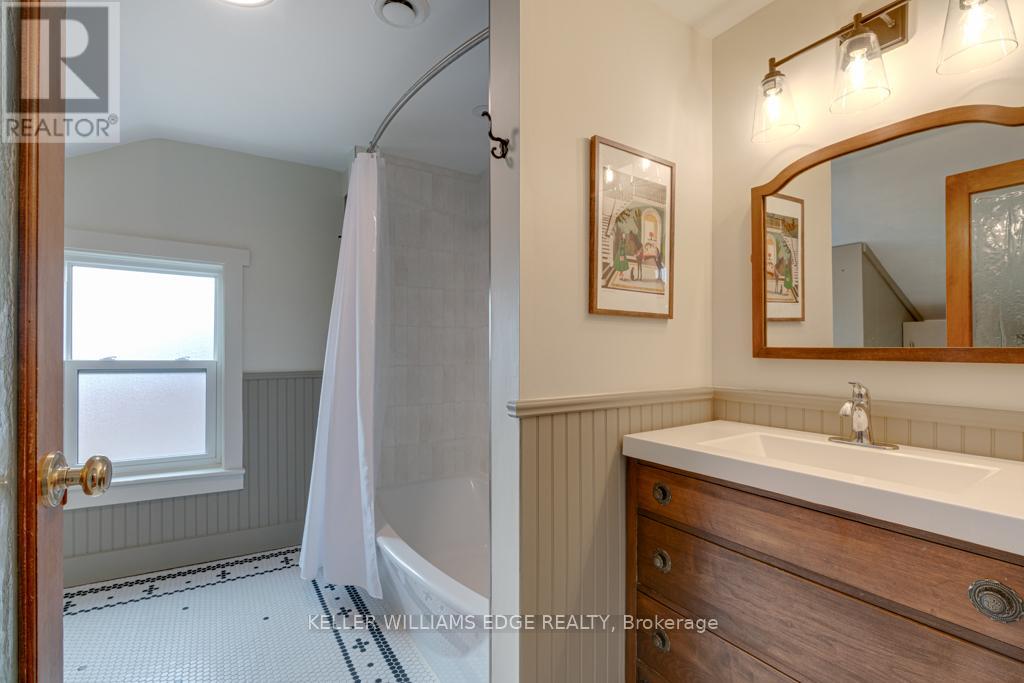 10 Badenoch Street, Puslinch (Morriston), Ontario  N0B 2C0 - Photo 32 - X12984328