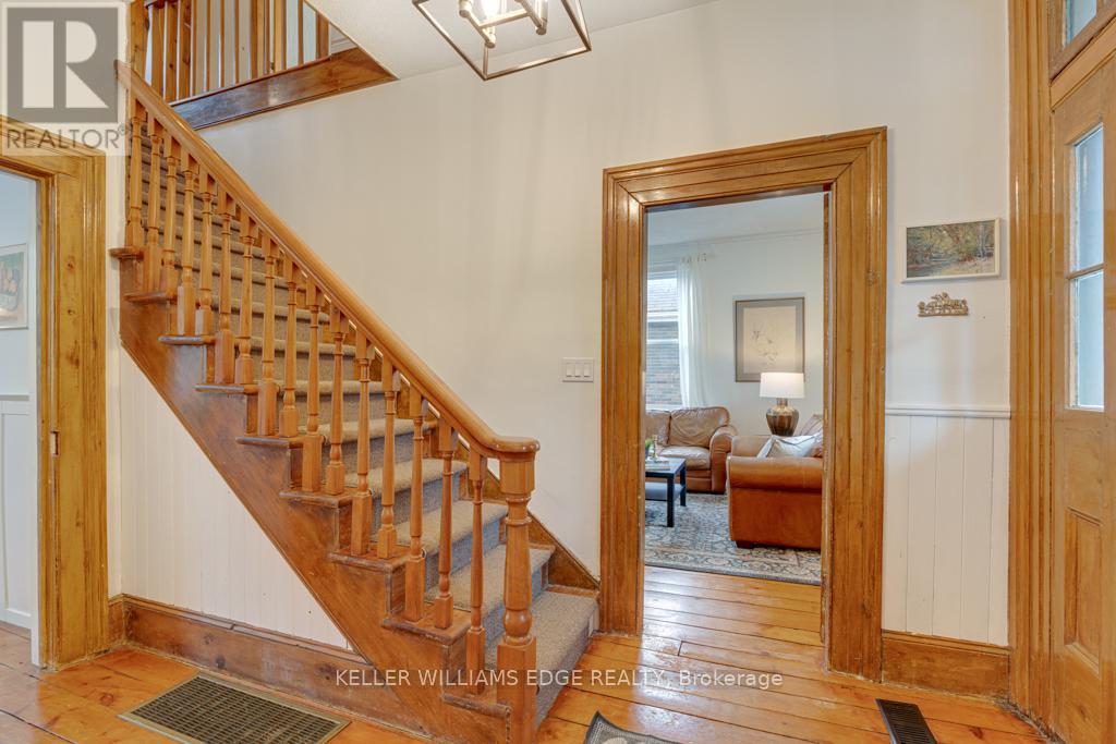 10 Badenoch Street, Puslinch (Morriston), Ontario  N0B 2C0 - Photo 4 - X12984328