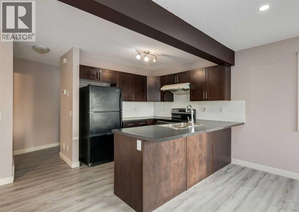 14 Pantego Lane NW, Calgary, Alberta  T3K 0T1 - Photo 3 - A2299939