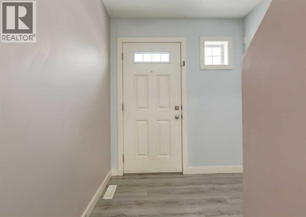 14 Pantego Lane NW, Calgary, Alberta  T3K 0T1 - Photo 18 - A2299939