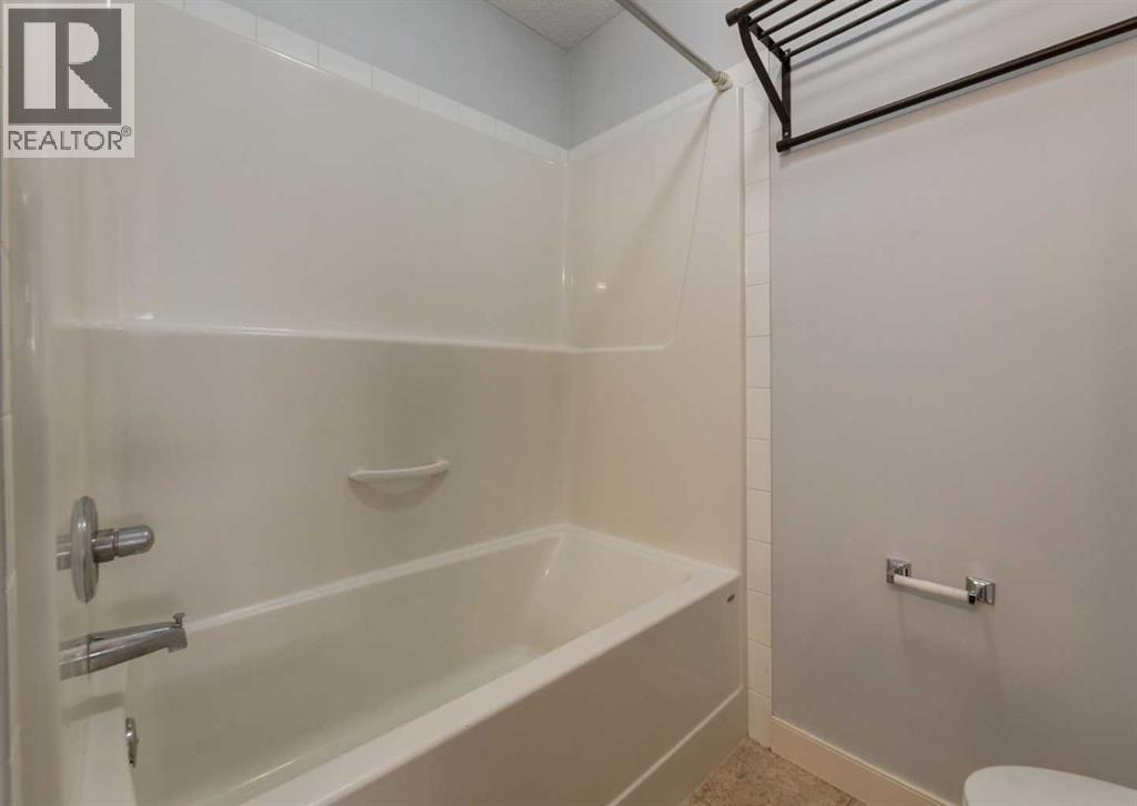 14 Pantego Lane NW, Calgary, Alberta  T3K 0T1 - Photo 25 - A2299939