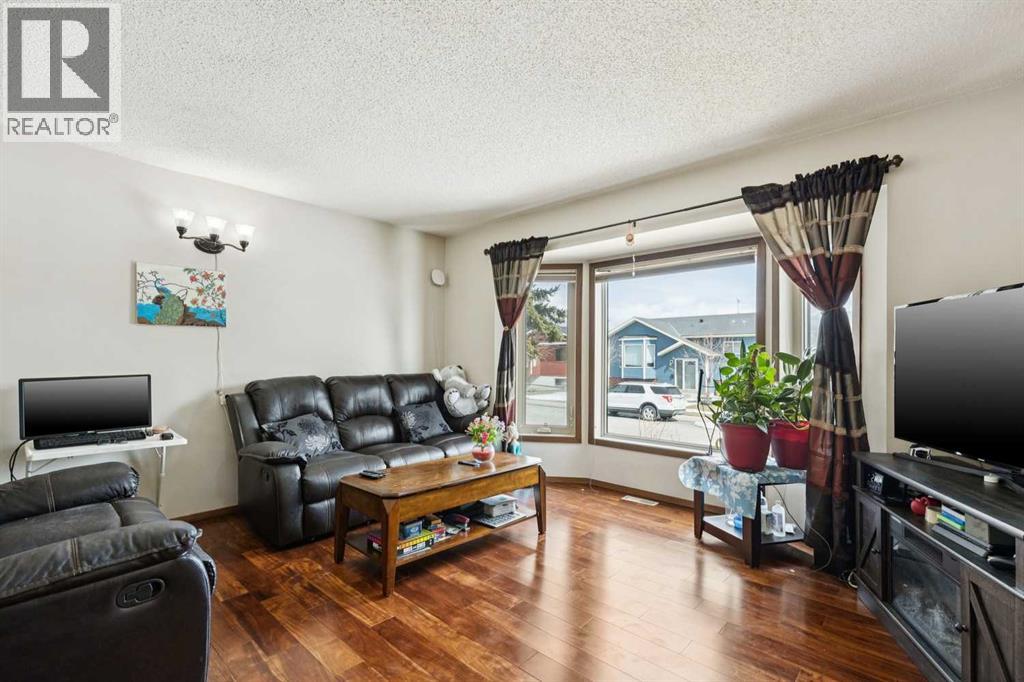 156 Falshire Close NE, Calgary, Alberta  T3J 3A1 - Photo 6 - A2300457