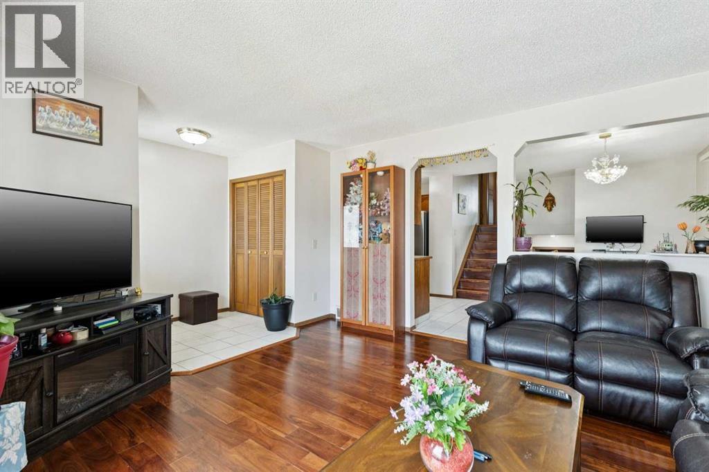 156 Falshire Close NE, Calgary, Alberta  T3J 3A1 - Photo 7 - A2300457