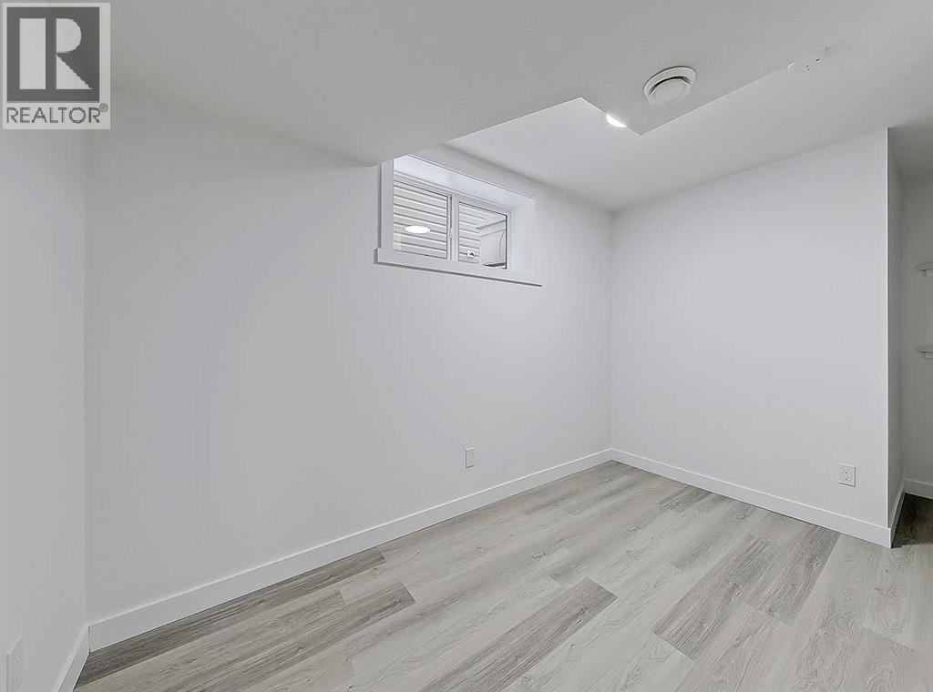 9 Royal Elm Mews NW, Calgary, Alberta  T3G 5P6 - Photo 37 - A2300636