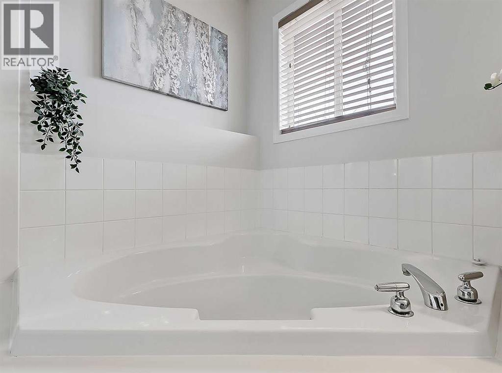 9 Royal Elm Mews NW, Calgary, Alberta  T3G 5P6 - Photo 25 - A2300636