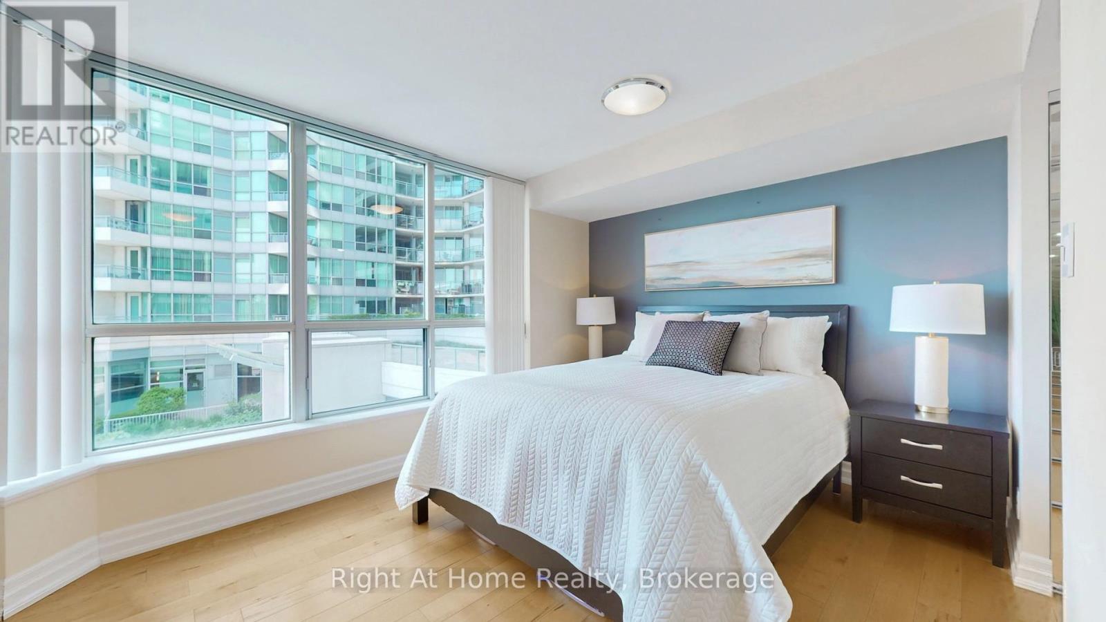 209 - 228 Queens Quay W, Toronto, Ontario  M5J 2X1 - Photo 15 - C12984440