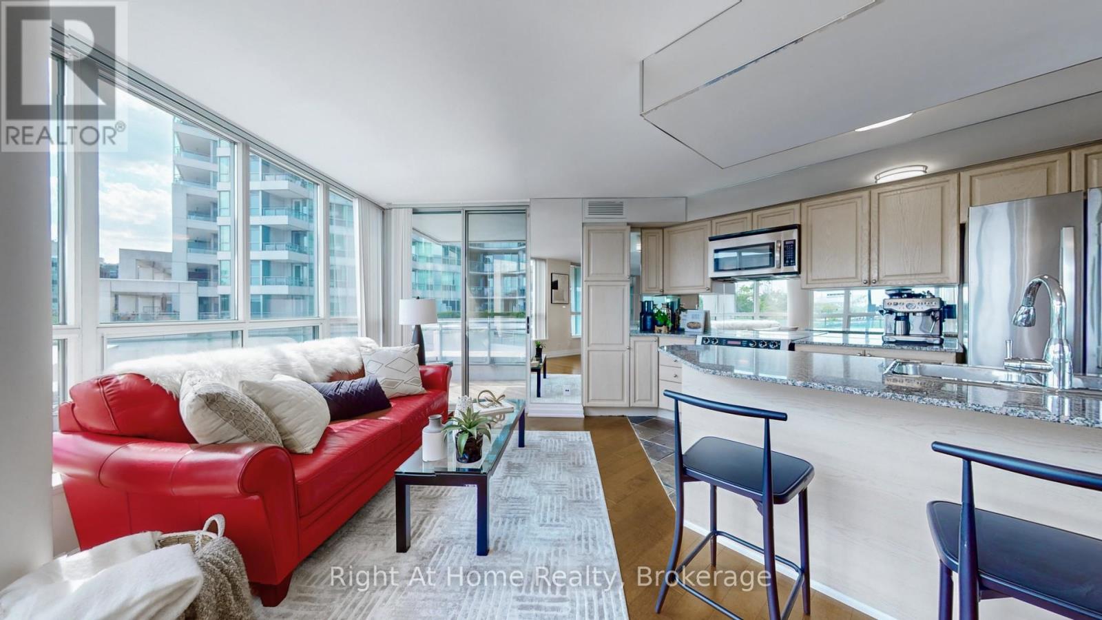 209 - 228 Queens Quay W, Toronto, Ontario  M5J 2X1 - Photo 2 - C12984440