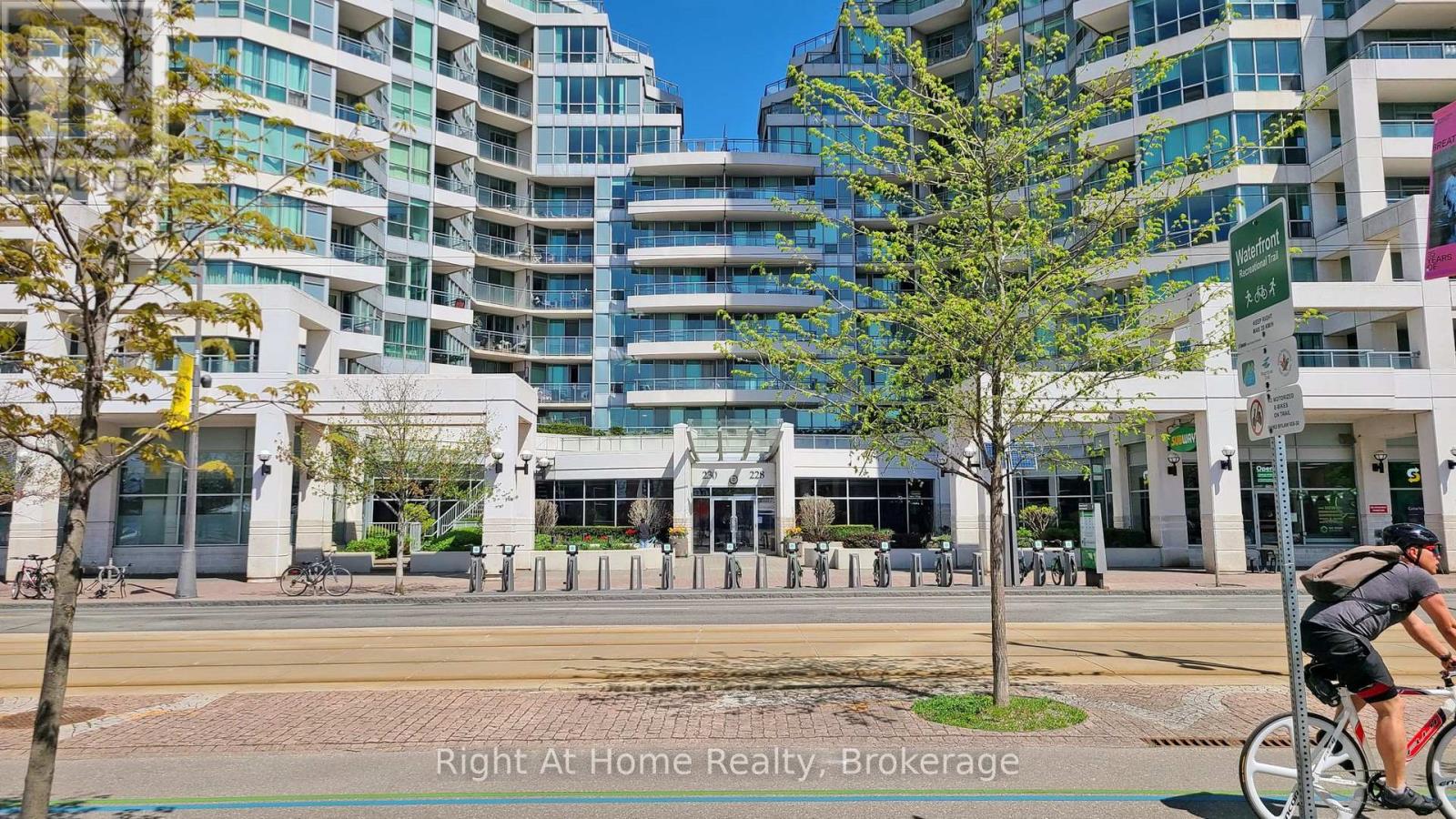 209 - 228 Queens Quay W, Toronto, Ontario  M5J 2X1 - Photo 33 - C12984440
