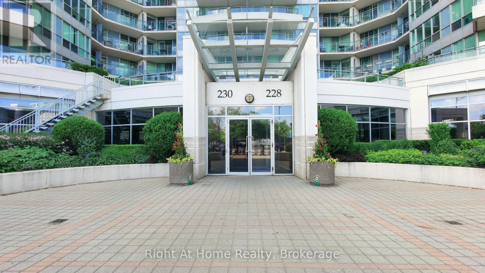 209 - 228 Queens Quay W, Toronto, Ontario  M5J 2X1 - Photo 35 - C12984440