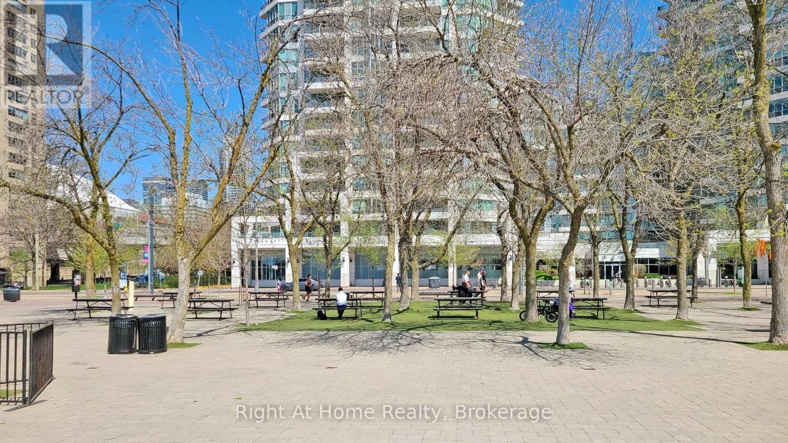 209 - 228 Queens Quay W, Toronto, Ontario  M5J 2X1 - Photo 42 - C12984440