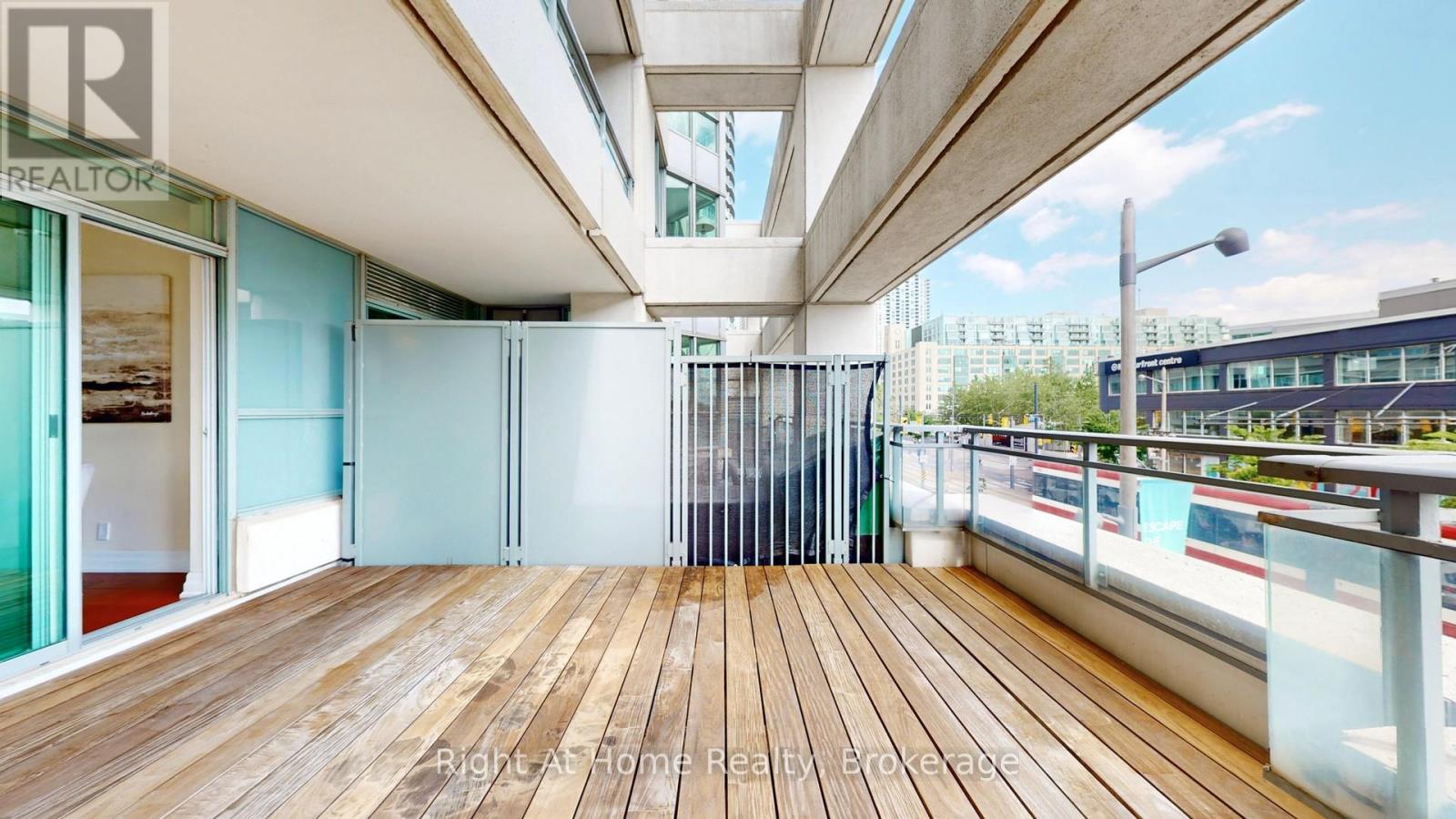 209 - 228 Queens Quay W, Toronto, Ontario  M5J 2X1 - Photo 8 - C12984440