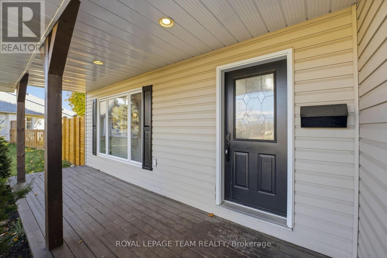 116 Mclachlin Street S, Arnprior, Ontario  K7S 3Y5 - Photo 2 - X12984302