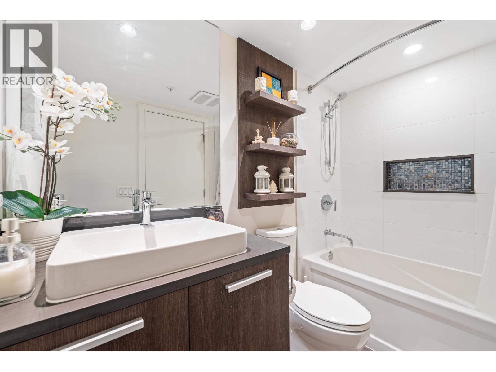 1102 3007 Glen Drive, Coquitlam, British Columbia V3B 0L8 - Photo 12 - R3109830