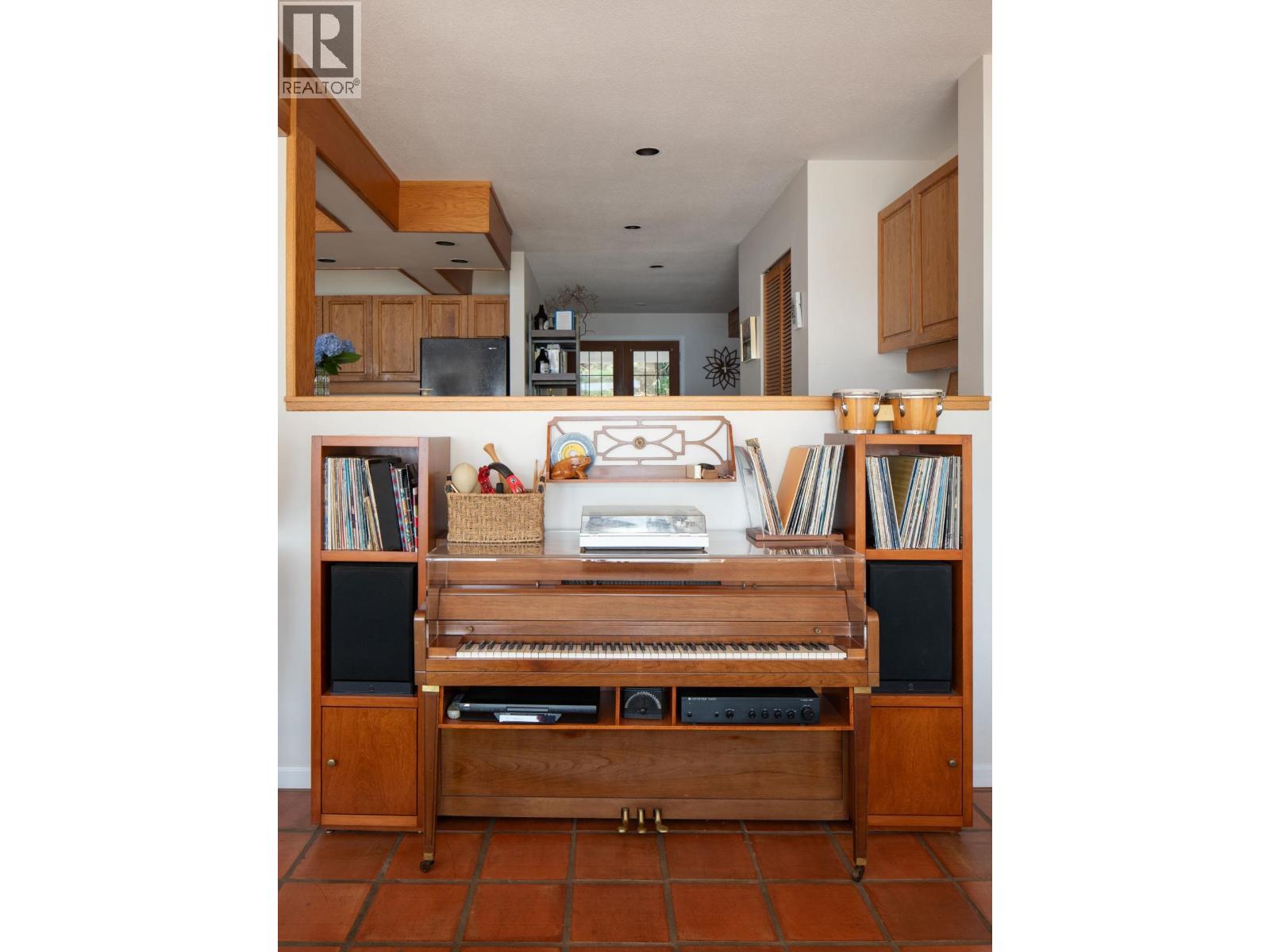 5439 Indian River Drive, North Vancouver, British Columbia  V7G 2T7 - Photo 23 - R3109856