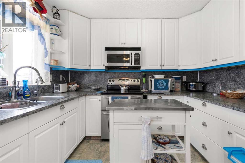 504 Sissons Crescent SE, Medicine Hat, Alberta  T1B 2J9 - Photo 13 - A2300039