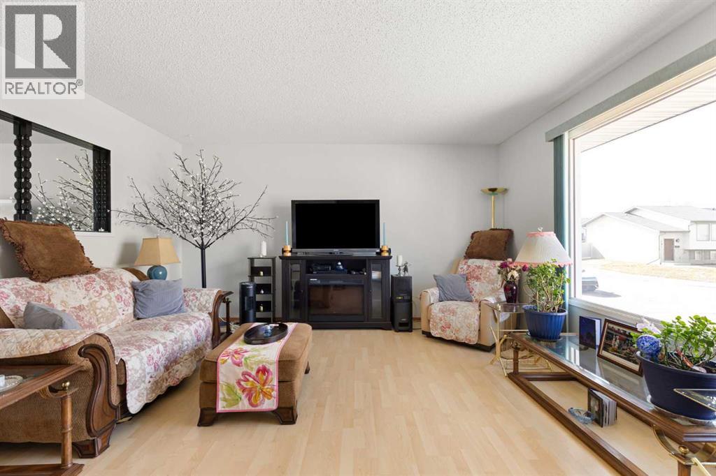 504 Sissons Crescent SE, Medicine Hat, Alberta  T1B 2J9 - Photo 6 - A2300039