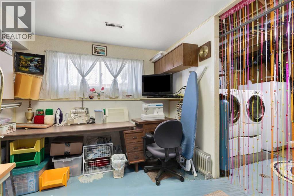 504 Sissons Crescent SE, Medicine Hat, Alberta  T1B 2J9 - Photo 29 - A2300039