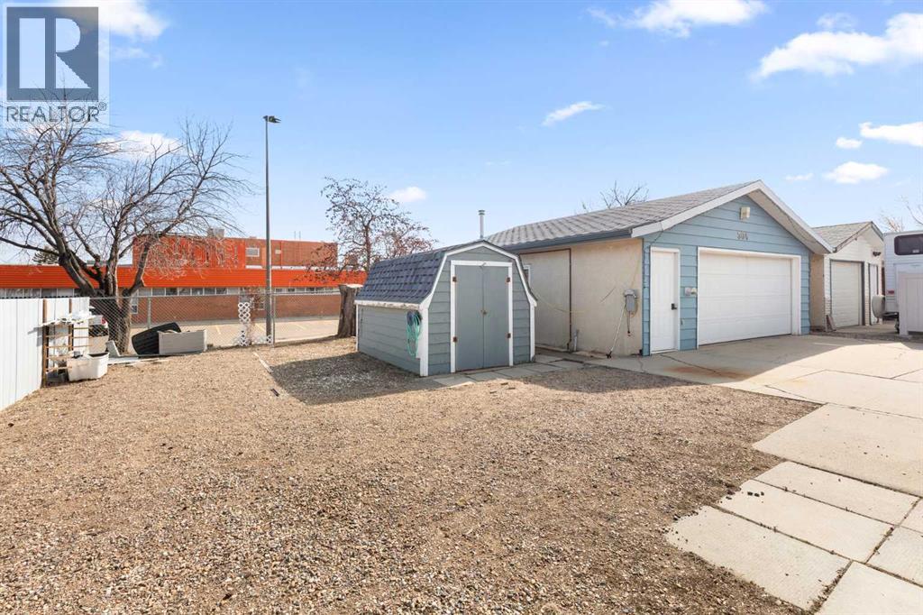 504 Sissons Crescent SE, Medicine Hat, Alberta  T1B 2J9 - Photo 34 - A2300039