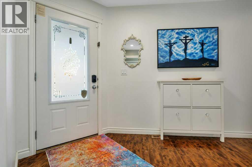 23 Irving Crescent, Red Deer, Alberta  T4R 3R9 - Photo 5 - A2287939