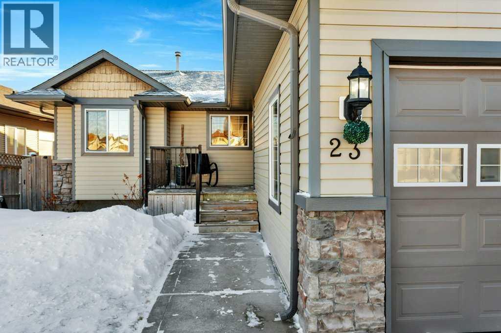 23 Irving Crescent, Red Deer, Alberta  T4R 3R9 - Photo 3 - A2287939